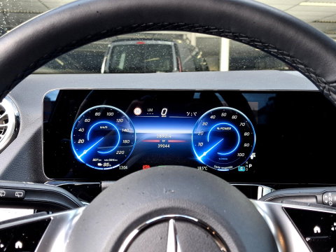 Mercedes-Benz EQA 250+ Business Line 71 kWh SoH 100% | STUURVERWARMING | STOELVERWARMING | ADAPTIVE