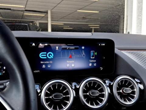 Mercedes-Benz EQA 250+ Business Line 71 kWh SoH 100% | STUURVERWARMING | STOELVERWARMING | ADAPTIVE