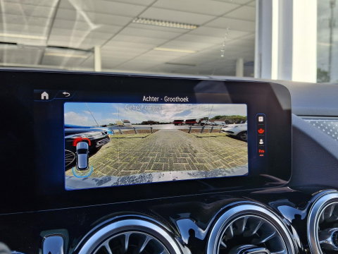Mercedes-Benz EQA 250+ Business Line 71 kWh SoH 100% | STUURVERWARMING | STOELVERWARMING | ADAPTIVE