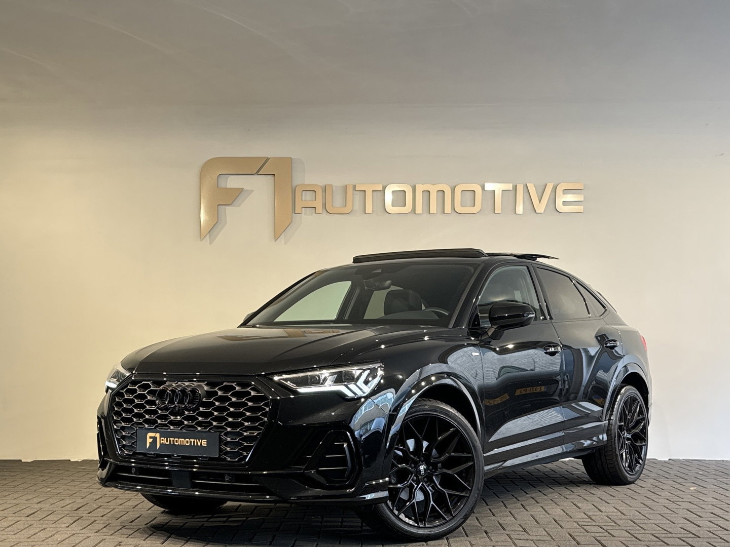 Audi Q3 Sportback 35 TFSI S Line Competiti Pano|Memory|Sonos
