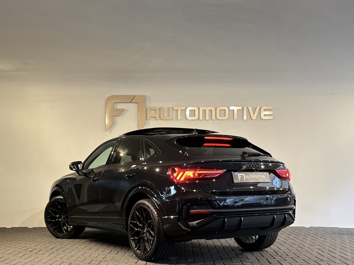 Audi Q3 Sportback 35 TFSI S Line Competiti Pano|Memory|Sonos
