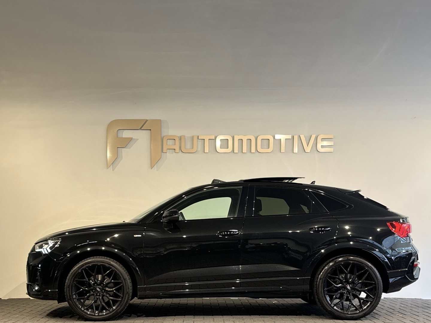 Audi Q3 Sportback 35 TFSI S Line Competiti Pano|Memory|Sonos