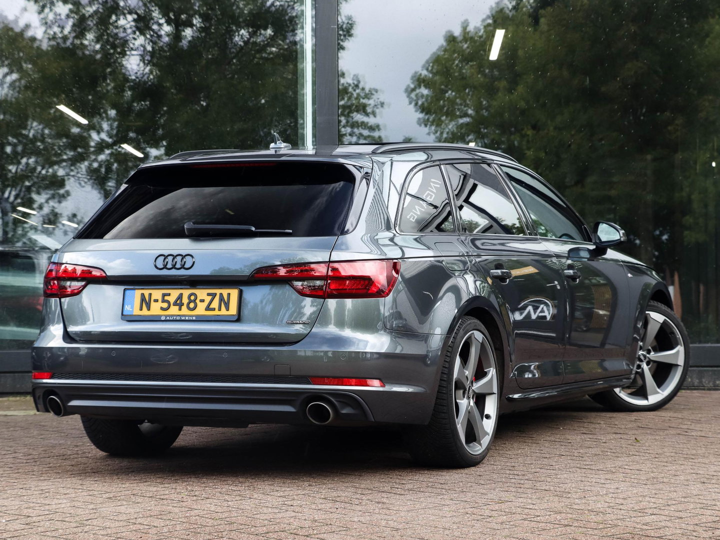 Audi A4 Avant 2.0 TFSI quattro S line Black edition 250PK B&O Pano 360 Keyless Head Up