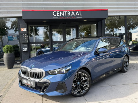 BMW 5 Serie Touring 530e M-Sport Pano|Harman&Kardon|ACC|Memory|4wielbesturing|Keyless|300PK