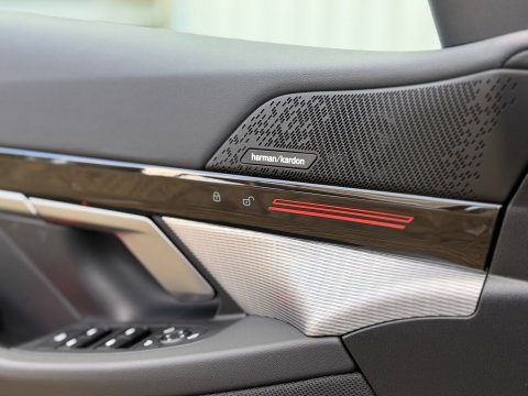BMW 5 Serie Touring 530e M-Sport Pano|Harman&Kardon|ACC|Memory|4wielbesturing|Keyless|300PK