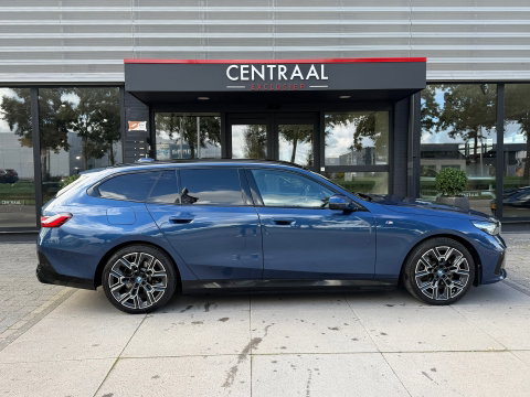 BMW 5 Serie Touring 530e M-Sport Pano|Harman&Kardon|ACC|Memory|4wielbesturing|Keyless|300PK