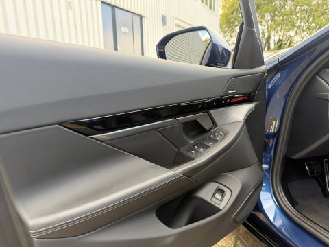 BMW 5 Serie Touring 530e M-Sport Pano|Harman&Kardon|ACC|Memory|4wielbesturing|Keyless|300PK