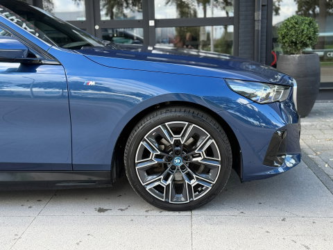 BMW 5 Serie Touring 530e M-Sport Pano|Harman&Kardon|ACC|Memory|4wielbesturing|Keyless|300PK