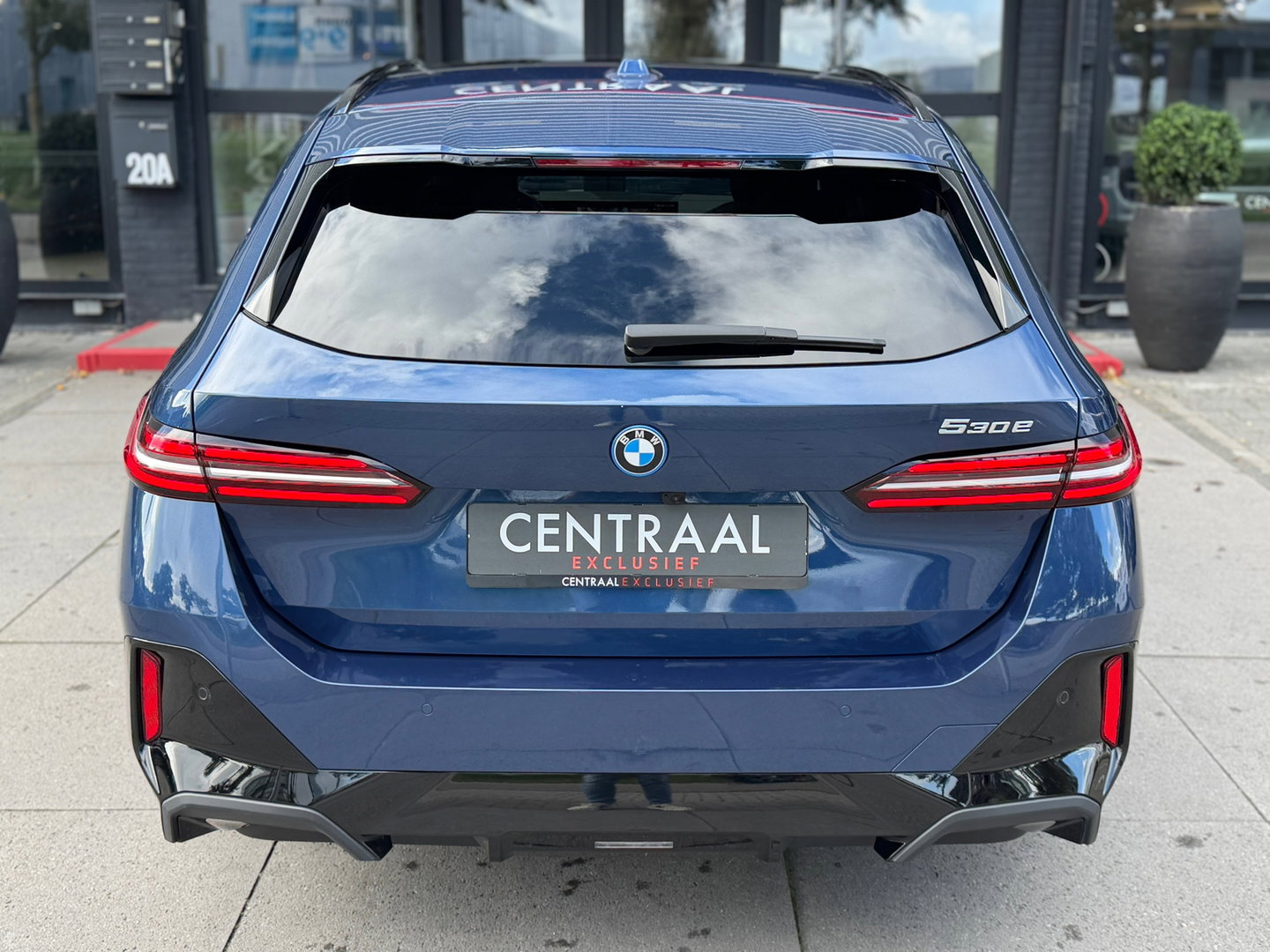 BMW 5 Serie Touring 530e M-Sport Pano|Harman&Kardon|ACC|Memory|4wielbesturing|Keyless|300PK