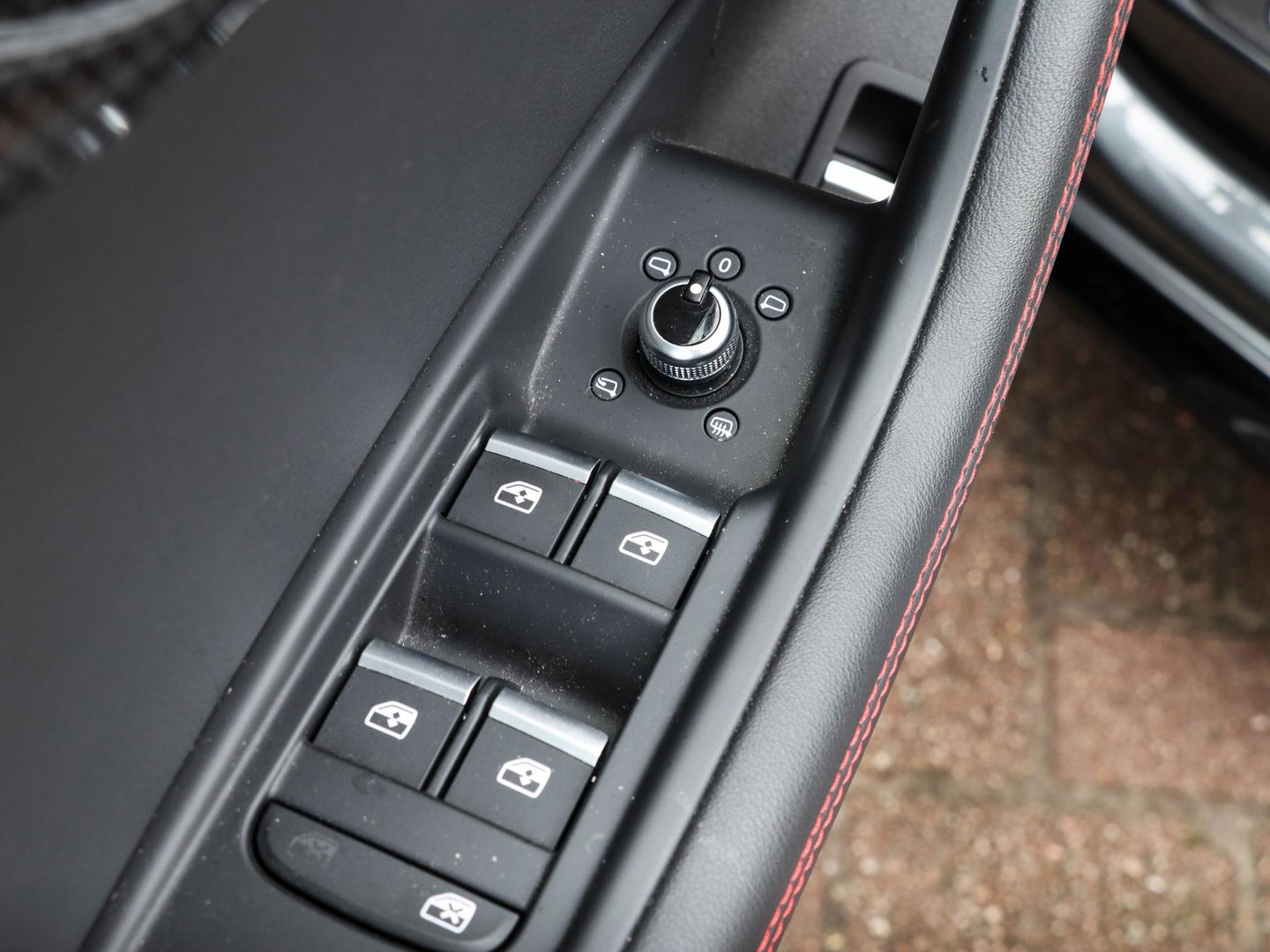 Audi A4 Avant 2.0 TFSI quattro S line Black edition 250PK B&O Pano 360 Keyless Head Up