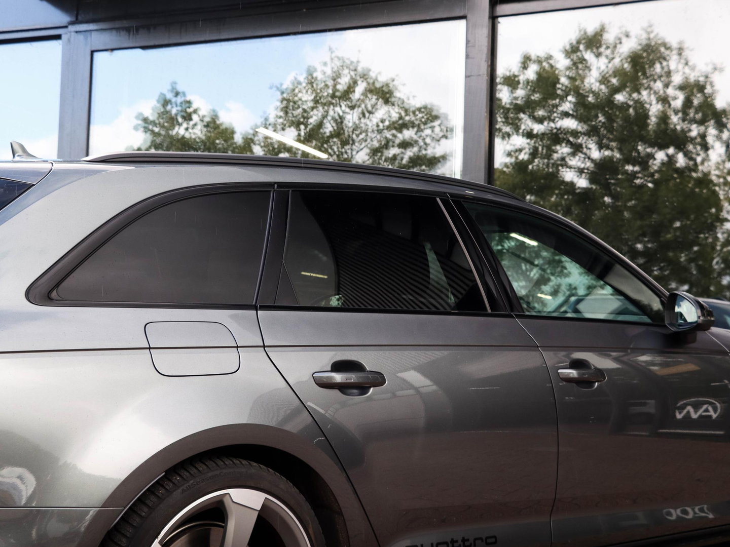 Audi A4 Avant 2.0 TFSI quattro S line Black edition 250PK B&O Pano 360 Keyless Head Up