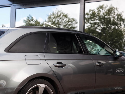 Audi A4 Avant 2.0 TFSI quattro S line Black edition 250PK B&O Pano 360 Keyless Head Up