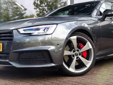 Audi A4 Avant 2.0 TFSI quattro S line Black edition 250PK B&O Pano 360 Keyless Head Up