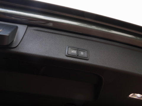 Audi A4 Avant 2.0 TFSI quattro S line Black edition 250PK B&O Pano 360 Keyless Head Up