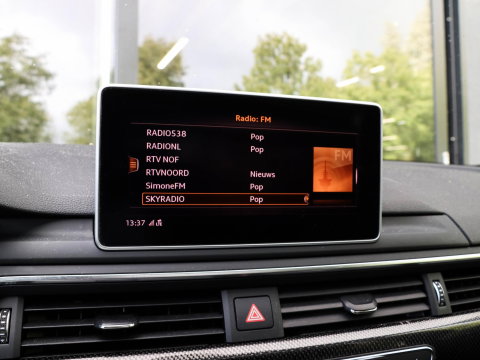 Audi A4 Avant 2.0 TFSI quattro S line Black edition 250PK B&O Pano 360 Keyless Head Up