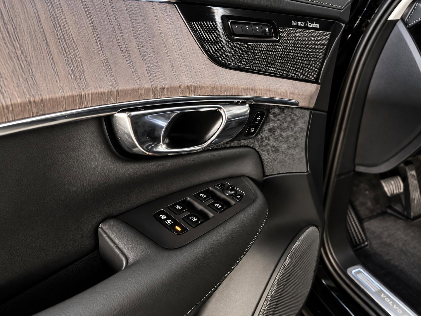 Volvo XC90 2.0 T8 Plug-in hybrid AWD Ultra Dark Exec. Ed.