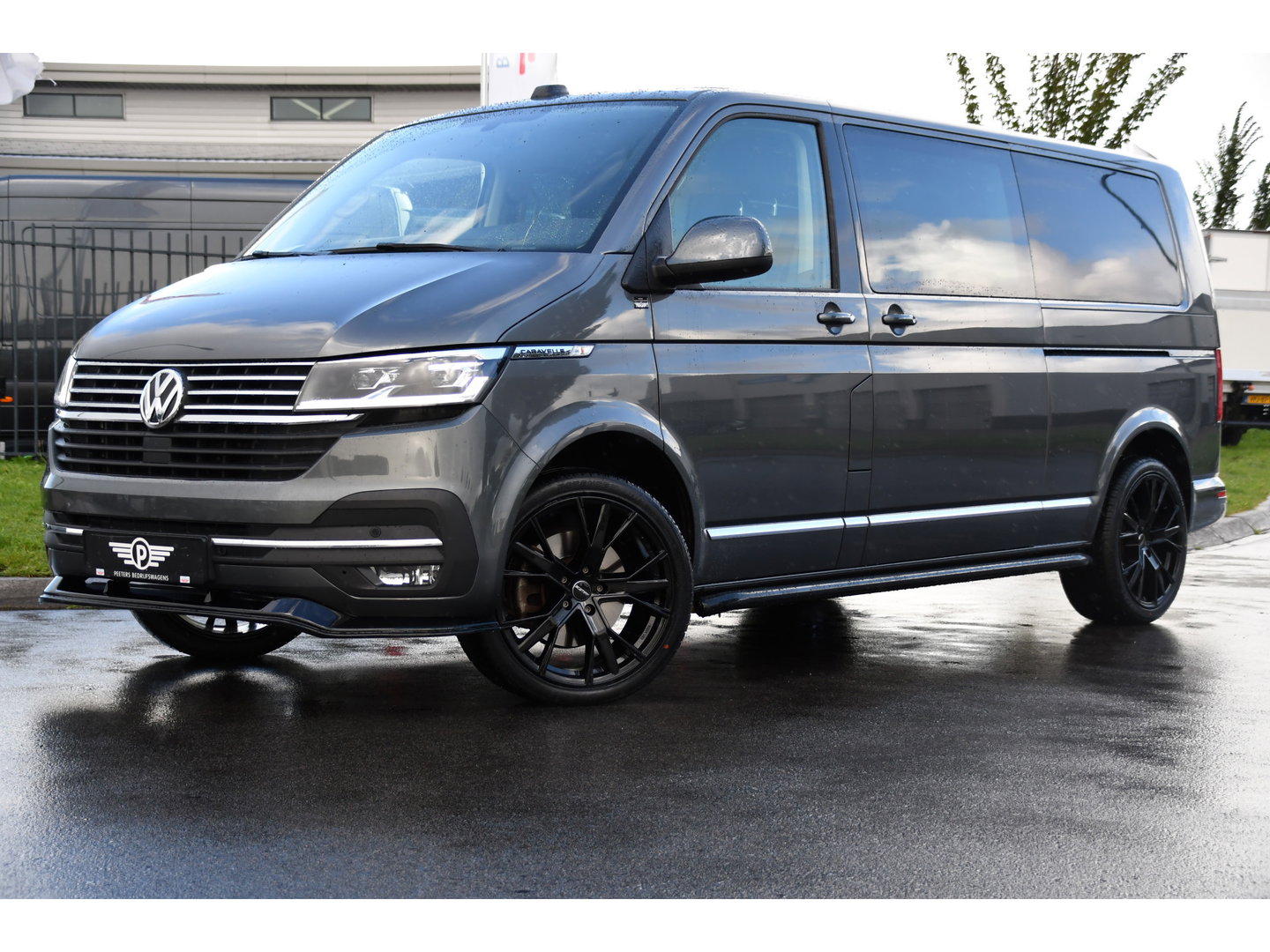 Volkswagen Transporter 2.0 TDI L2H1 30 DC Caravelle FULL OPTIONS! Adaptieve Cruise, Camera, Carplay, 2 x Schuifdeur, Leder, LED, 204pk, Automaat, Clima, Stoelverwarming, Uniek!