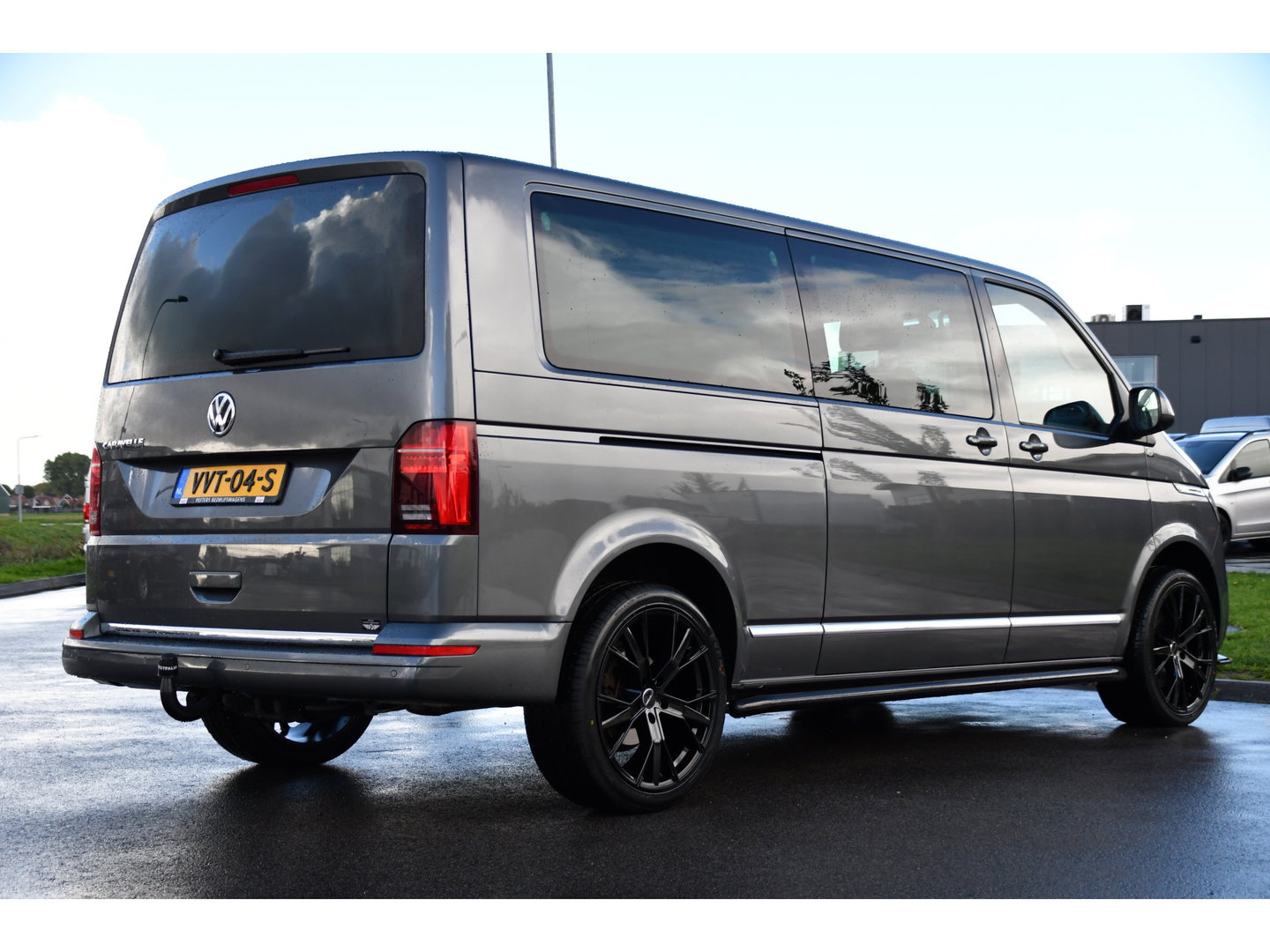 Volkswagen Transporter 2.0 TDI L2H1 30 DC Caravelle FULL OPTIONS! Adaptieve Cruise, Camera, Carplay, 2 x Schuifdeur, Leder, LED, 204pk, Automaat, Clima, Stoelverwarming, Uniek!
