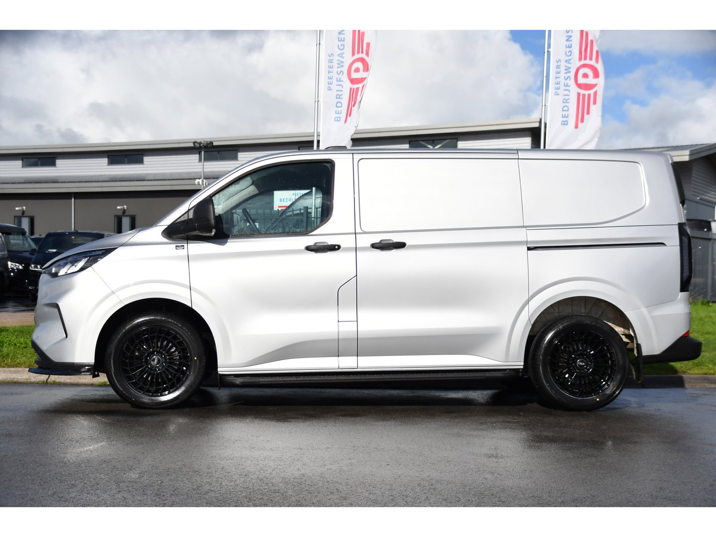 Ford Transit Custom 300 2.0 TDCI L1H1 PB Edition Virtual, Camera, Cruise, Carplay, 2 x Schuifdeur, Stuur verwarming, 136pk, Automaat, Stoelverwarming, Uniek!