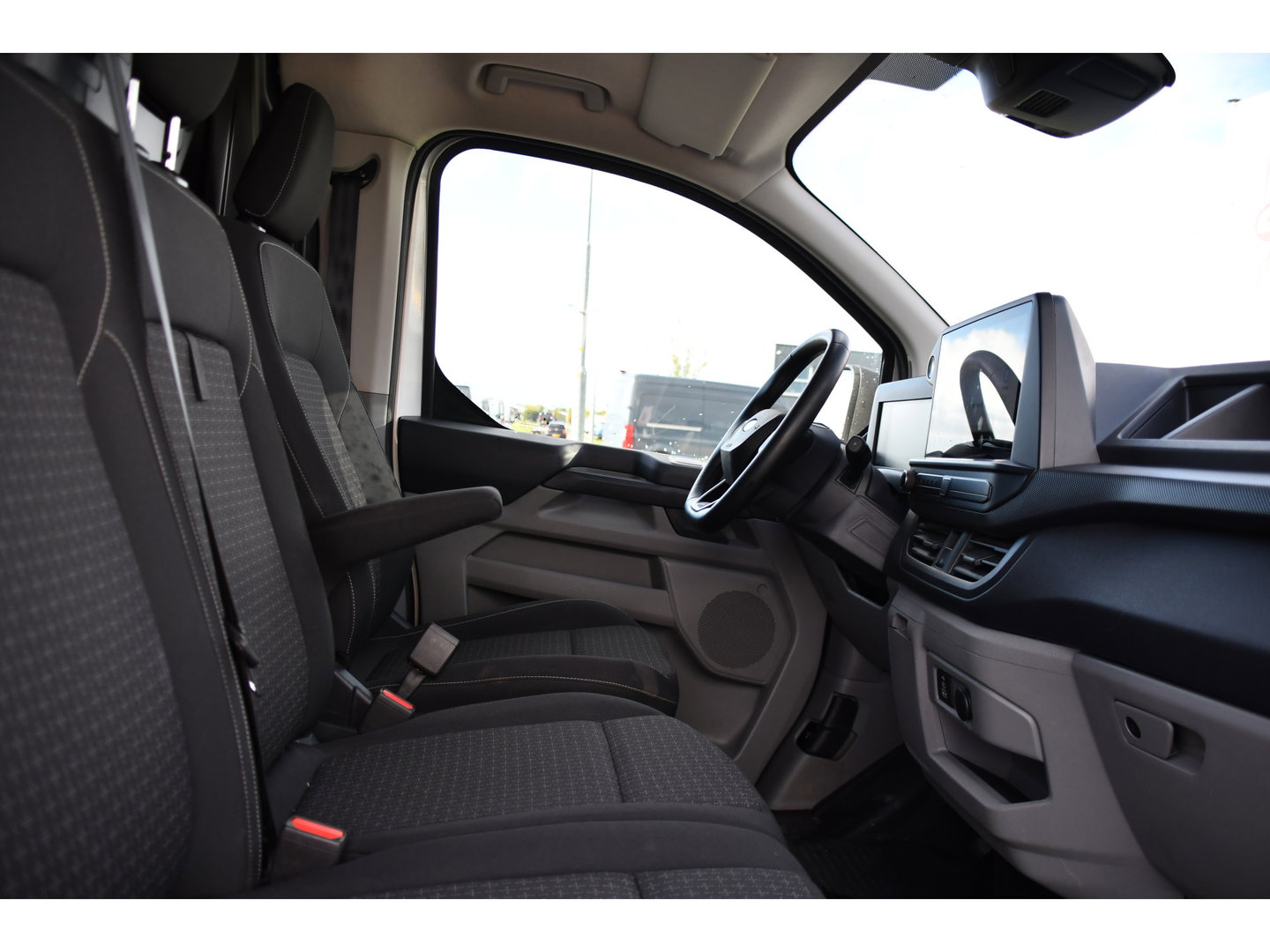 Ford Transit Custom 300 2.0 TDCI L1H1 PB Edition Virtual, Camera, Cruise, Carplay, 2 x Schuifdeur, Stuur verwarming, 136pk, Automaat, Stoelverwarming, Uniek!