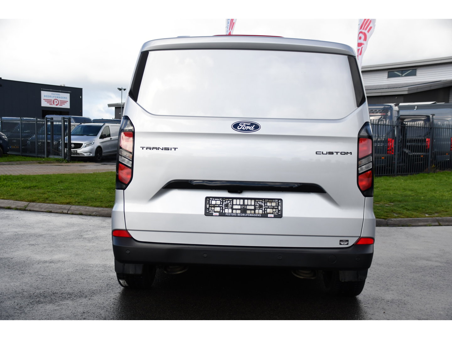 Ford Transit Custom 300 2.0 TDCI L1H1 PB Edition Virtual, Camera, Cruise, Carplay, 2 x Schuifdeur, Stuur verwarming, 136pk, Automaat, Stoelverwarming, Uniek!