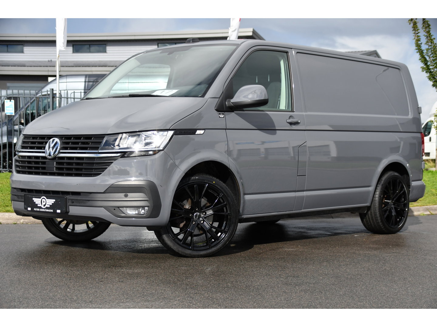 Volkswagen Transporter 2.0 TDI L1H1 30 PB Edition Camera, Cruise, Carplay, Trekhaak, Sensoren, Automaat, 150pk, Multimedia, Uniek!