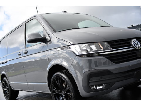 Volkswagen Transporter 2.0 TDI L1H1 30 PB Edition Camera, Cruise, Carplay, Trekhaak, Sensoren, Automaat, 150pk, Multimedia, Uniek!