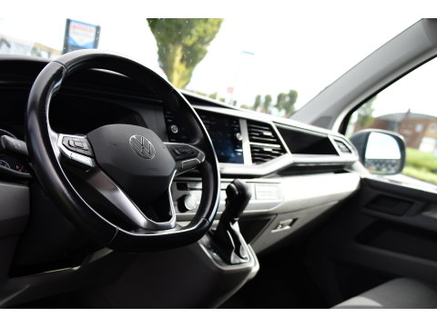 Volkswagen Transporter 2.0 TDI L1H1 30 PB Edition Camera, Cruise, Carplay, Trekhaak, Sensoren, Automaat, 150pk, Multimedia, Uniek!