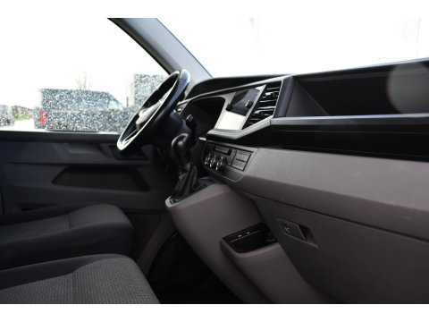 Volkswagen Transporter 2.0 TDI L1H1 30 PB Edition Camera, Cruise, Carplay, Trekhaak, Sensoren, Automaat, 150pk, Multimedia, Uniek!