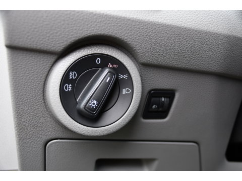 Volkswagen Transporter 2.0 TDI L1H1 30 PB Edition Camera, Cruise, Carplay, Trekhaak, Sensoren, Automaat, 150pk, Multimedia, Uniek!