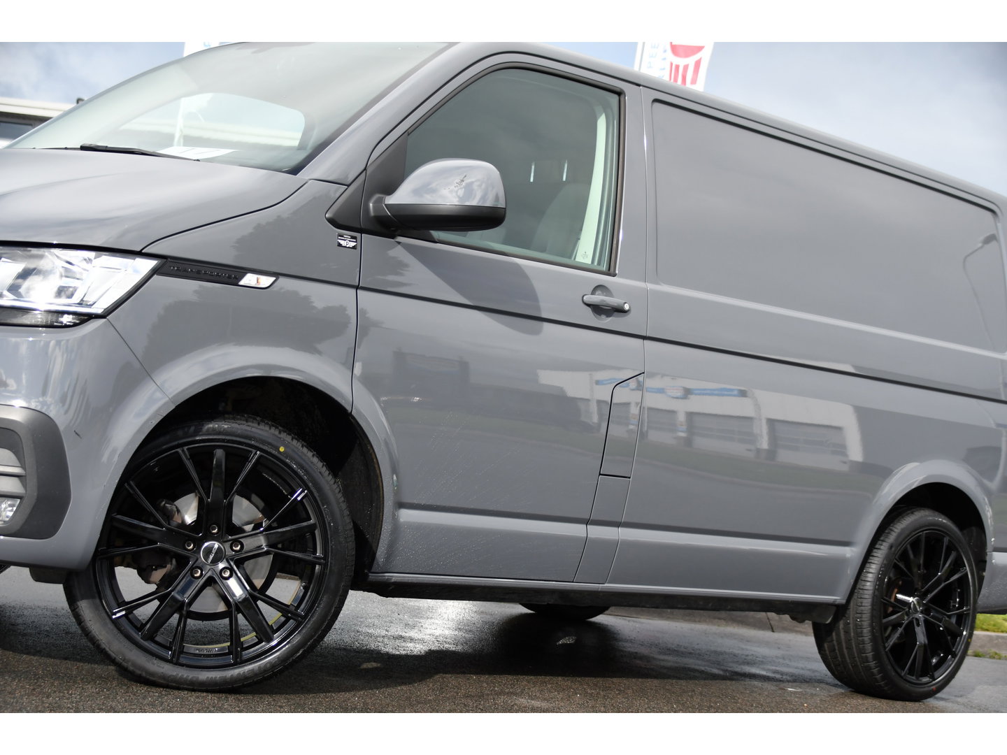 Volkswagen Transporter 2.0 TDI L1H1 30 PB Edition Camera, Cruise, Carplay, Trekhaak, Sensoren, Automaat, 150pk, Multimedia, Uniek!