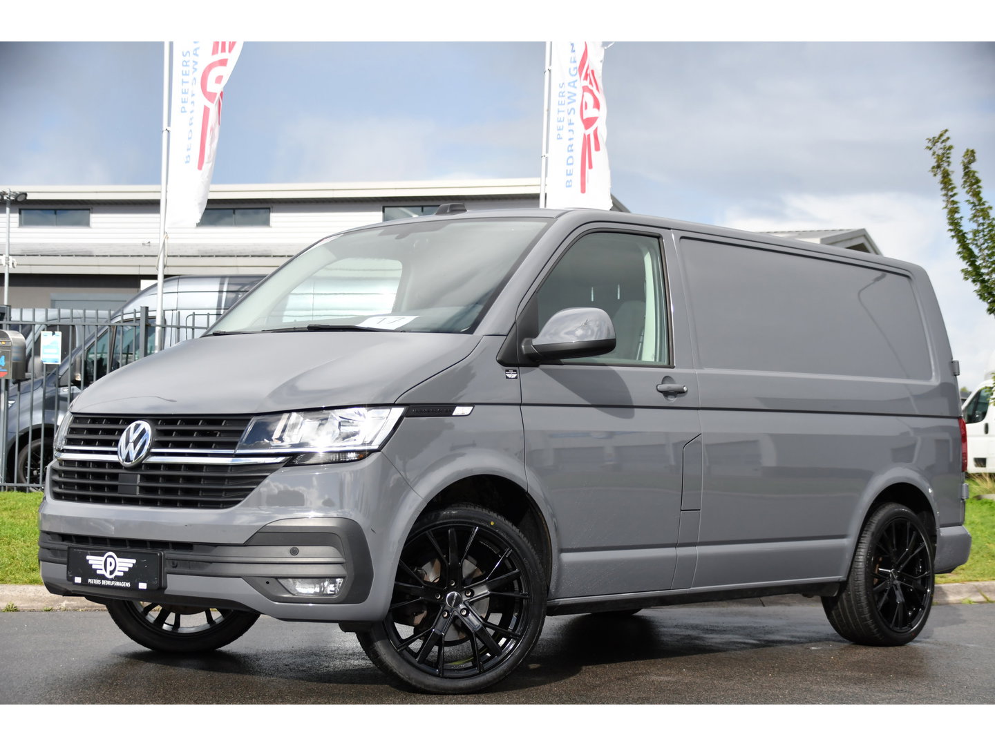 Volkswagen Transporter 2.0 TDI L1H1 30 PB Edition Camera, Cruise, Carplay, Trekhaak, Sensoren, Automaat, 150pk, Multimedia, Uniek!