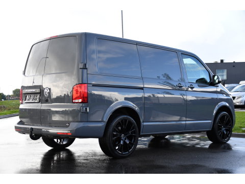 Volkswagen Transporter 2.0 TDI L1H1 30 PB Edition Camera, Cruise, Carplay, Trekhaak, Sensoren, Automaat, 150pk, Multimedia, Uniek!