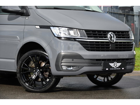 Volkswagen Transporter 2.0 TDI L1H1 30 PB Edition Camera, Cruise, Carplay, Trekhaak, Sensoren, Automaat, 150pk, Multimedia, Uniek!