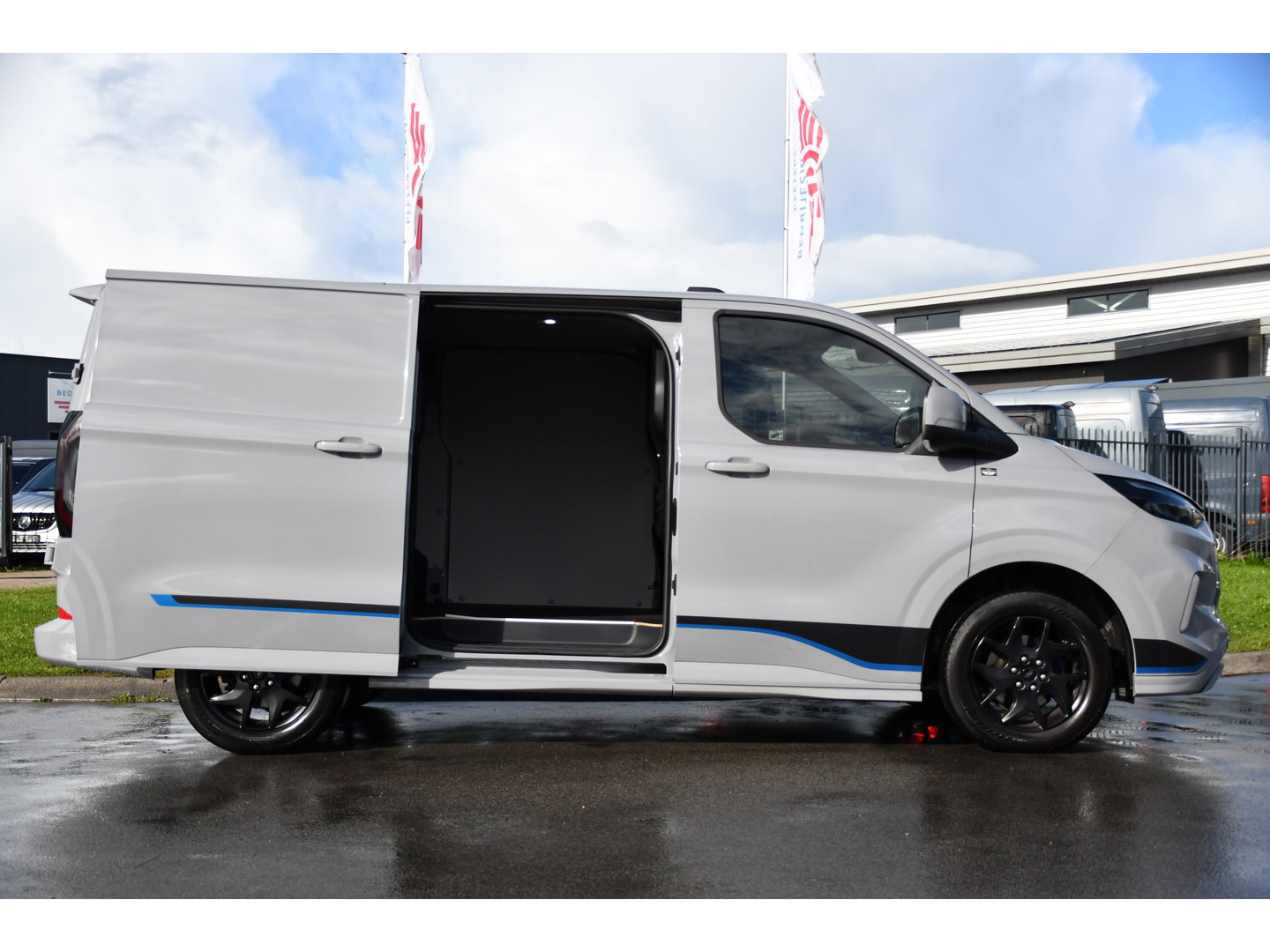 Ford Transit Custom 320 2.0 TDCI L1H1 Sport Virtual, Camera, Carplay, LED, Cruise, 170pk, Automaat, Stoelverwarming, Uniek!
