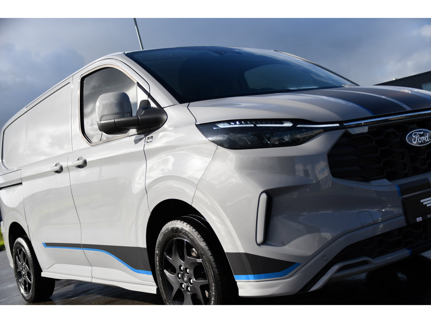 Ford Transit Custom 320 2.0 TDCI L1H1 Sport Virtual, Camera, Carplay, LED, Cruise, 170pk, Automaat, Stoelverwarming, Uniek!