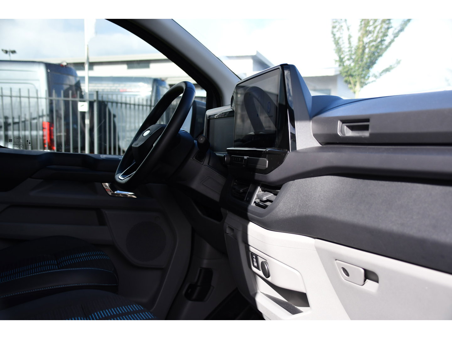 Ford Transit Custom 320 2.0 TDCI L1H1 Sport Virtual, Camera, Carplay, LED, Cruise, 170pk, Automaat, Stoelverwarming, Uniek!