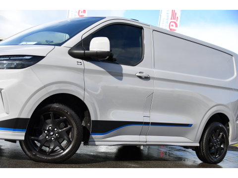 Ford Transit Custom 320 2.0 TDCI L1H1 Sport Virtual, Camera, Carplay, LED, Cruise, 170pk, Automaat, Stoelverwarming, Uniek!