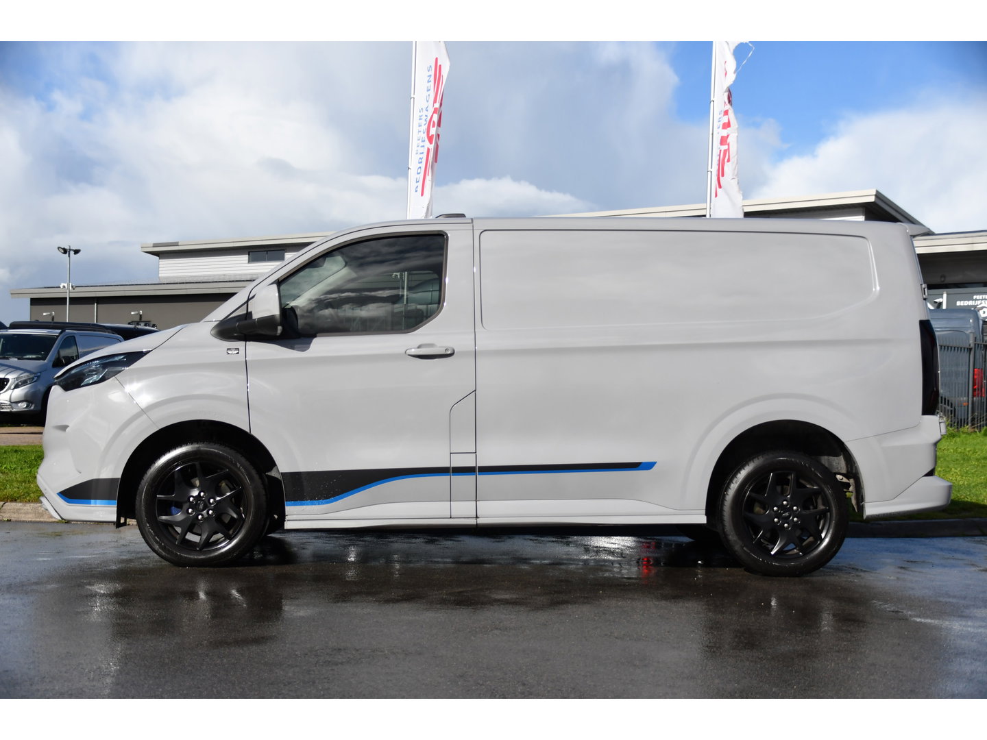 Ford Transit Custom 320 2.0 TDCI L1H1 Sport Virtual, Camera, Carplay, LED, Cruise, 170pk, Automaat, Stoelverwarming, Uniek!
