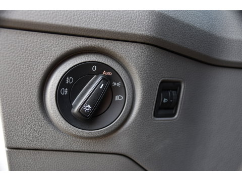 Volkswagen Crafter 35 2.0 TDI L3H3 PB Edition Camera, Cruise, Carplay, 140pk, Trekhaak, Carbolt, Automaat, Sensoren, Geveerde stoel, Uniek!