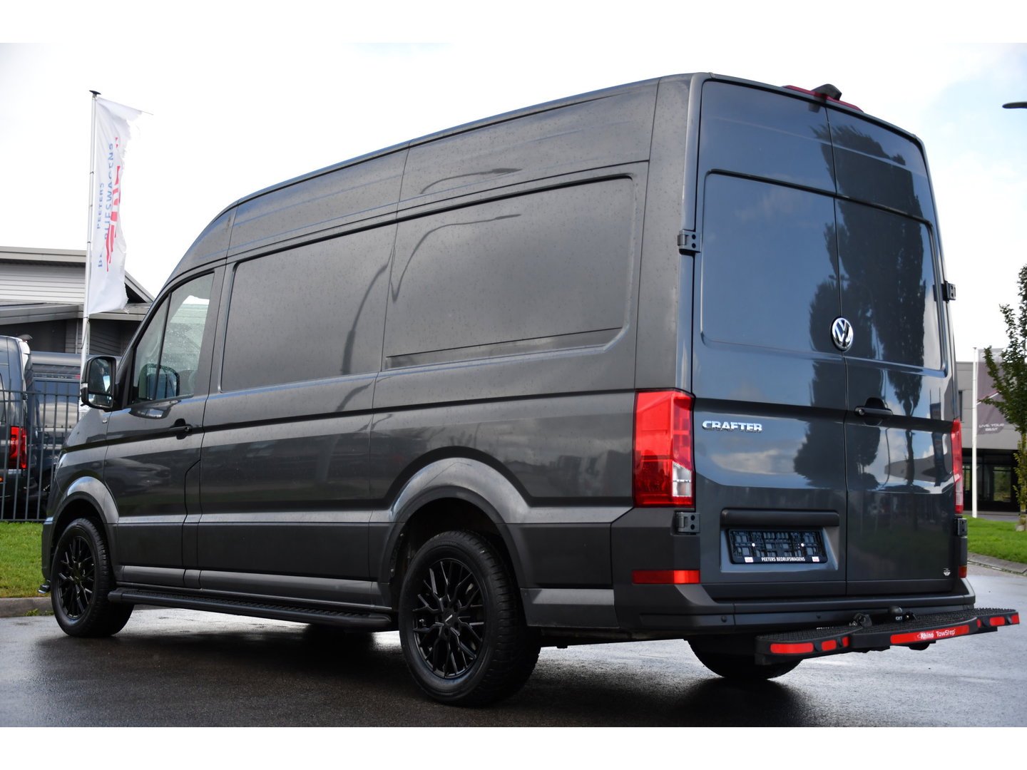 Volkswagen Crafter 35 2.0 TDI L3H3 PB Edition Camera, Cruise, Carplay, 140pk, Trekhaak, Carbolt, Automaat, Sensoren, Geveerde stoel, Uniek!