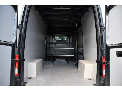 Volkswagen Crafter 35 2.0 TDI L3H3 PB Edition Camera, Cruise, Carplay, 140pk, Trekhaak, Carbolt, Automaat, Sensoren, Geveerde stoel, Uniek!
