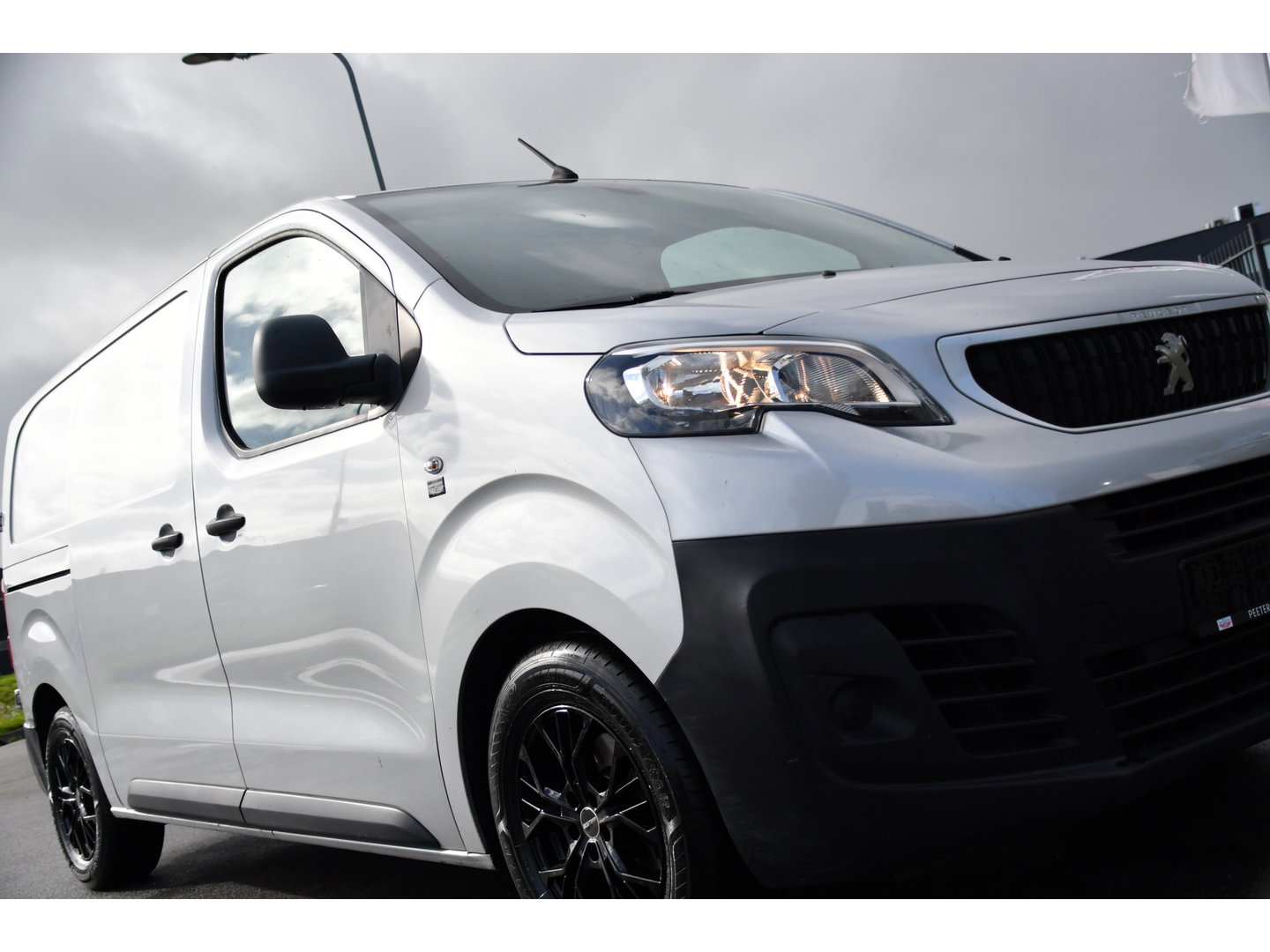 Peugeot Expert 226S 1.6 BlueHDI L2 PB Edition Carplay, Cruise, Sensoren, 115pk, Leder, Multimedia, Uniek!