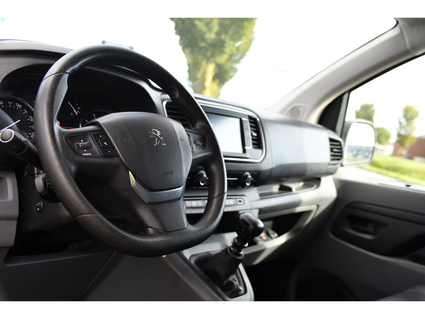 Peugeot Expert 226S 1.6 BlueHDI L2 PB Edition Carplay, Cruise, Sensoren, 115pk, Leder, Multimedia, Uniek!