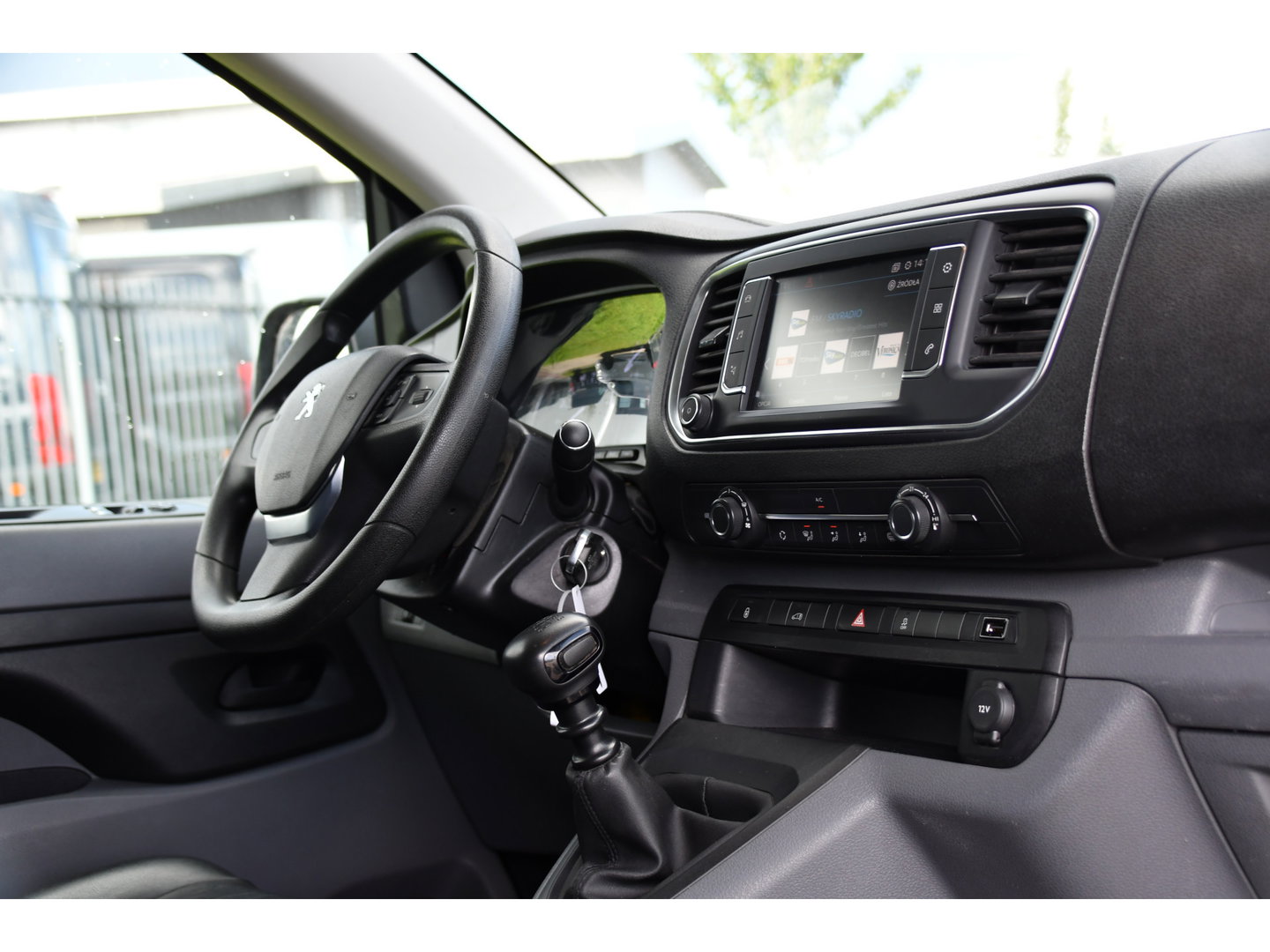 Peugeot Expert 226S 1.6 BlueHDI L2 PB Edition Carplay, Cruise, Sensoren, 115pk, Leder, Multimedia, Uniek!