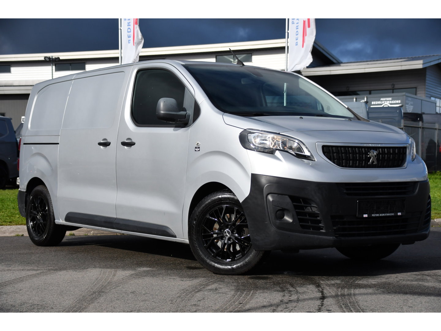 Peugeot Expert 226S 1.6 BlueHDI L2 PB Edition Carplay, Cruise, Sensoren, 115pk, Leder, Multimedia, Uniek!