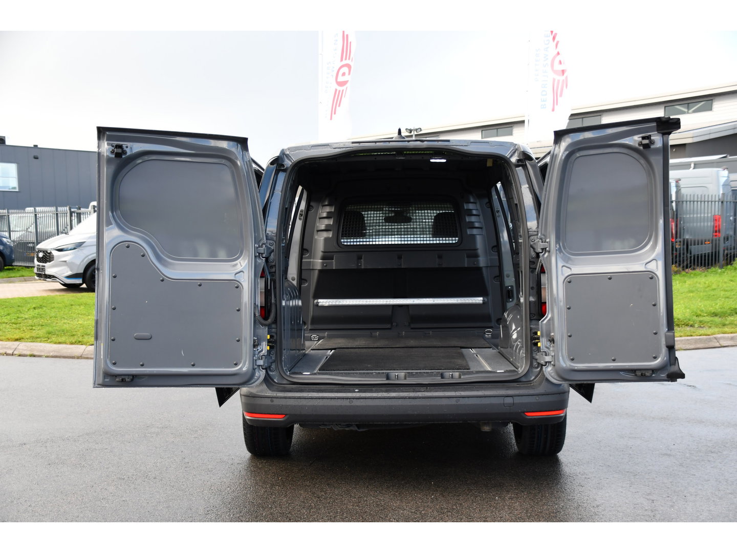 Volkswagen Caddy Cargo Maxi 2.0 TDI Exclusive Virtual, Adaptieve Cruise, Carplay, Stoelverwarming, 122pk, LED, 2 x Schuifdeur, NAVI, Sensoren, Automaat, Uniek!
