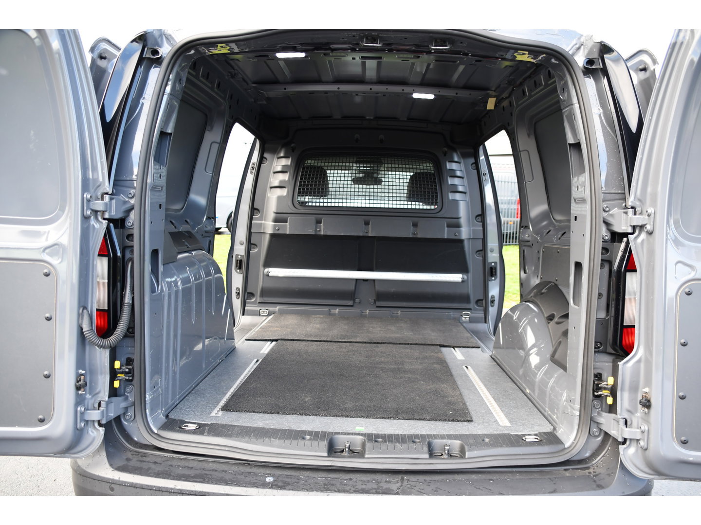 Volkswagen Caddy Cargo Maxi 2.0 TDI Exclusive Virtual, Adaptieve Cruise, Carplay, Stoelverwarming, 122pk, LED, 2 x Schuifdeur, NAVI, Sensoren, Automaat, Uniek!
