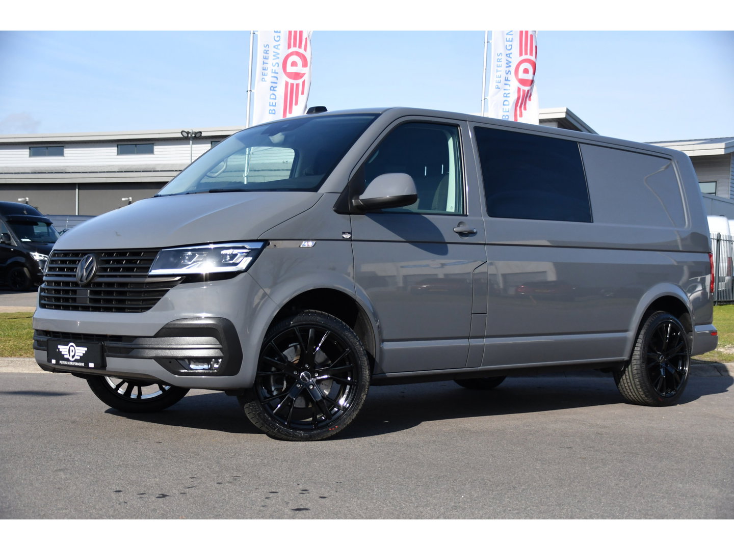 Volkswagen Transporter 2.0 TDI L2H1 32 DC Bulli 4Motion Virtual, Adaptieve Cruise, Carplay, LED, Stoelverwarming, 204pk, Trekhaak, Automaat, NAVI, Voorruit verwarming, Uniek! 4x4, 4matic