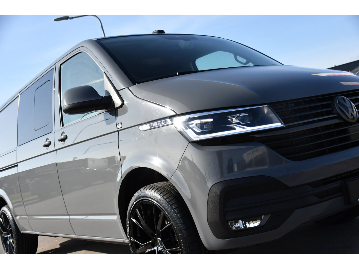 Volkswagen Transporter 2.0 TDI L2H1 32 DC Bulli 4Motion Virtual, Adaptieve Cruise, Carplay, LED, Stoelverwarming, 204pk, Trekhaak, Automaat, NAVI, Voorruit verwarming, Uniek! 4x4, 4matic